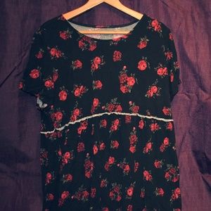Torrid Size 2 Super Soft floral tee
